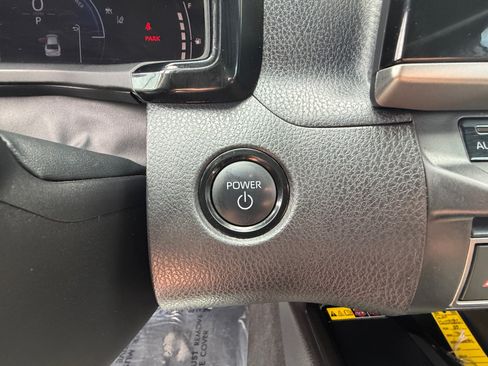 Used 2025 Toyota Camry SE FWD image 20