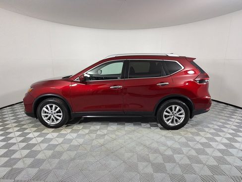 Used 2018 Nissan Rogue SV w/ Premium Package FWD image 8
