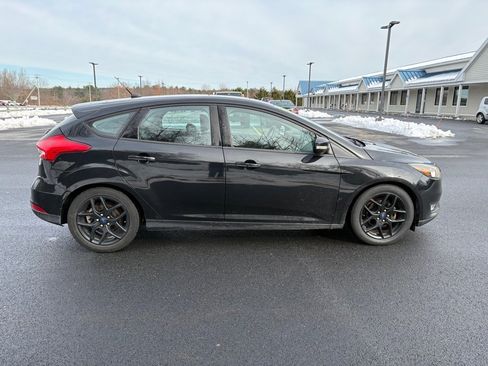 Used 2015 Ford Focus SE w/ Equipment Group 201A image 5