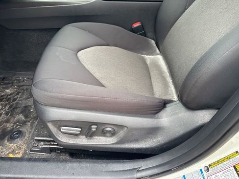 Used 2021 Toyota Camry LE image 14