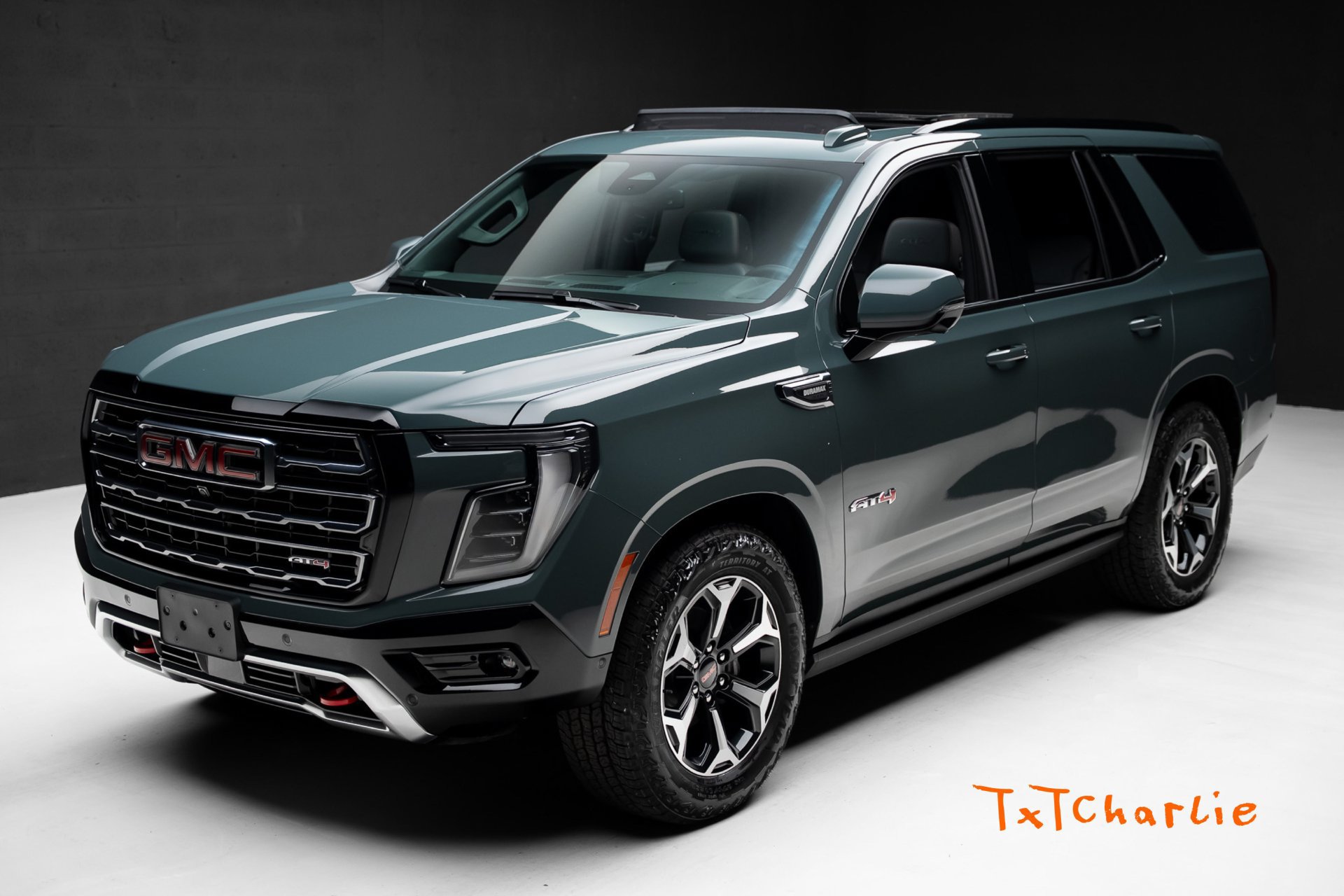 Used 2025 GMC Yukon AT4 AWD/4WD image 1