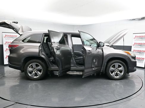 Used 2015 Toyota Highlander Limited image 27