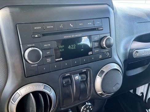 Used 2018 Jeep Wrangler Sport image 20