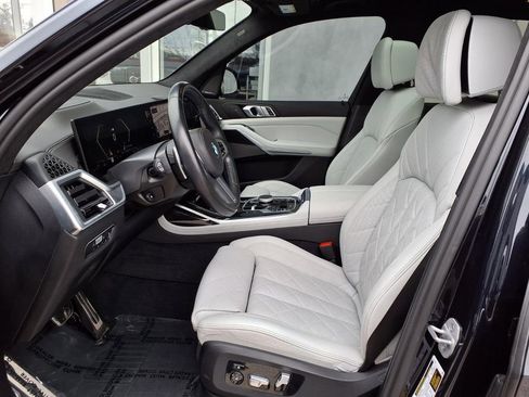 Used 2023 BMW X7 xDrive40i w/ M Sport Package AWD/4WD image 7