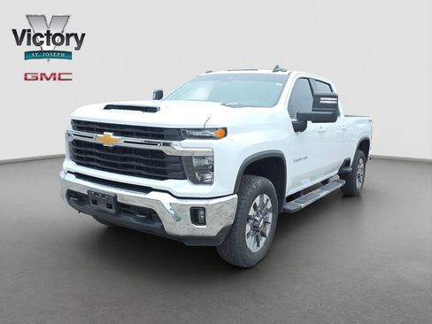 Used 2024 Chevrolet Silverado 2500 LT w/ All Star Edition AWD/4WD image 3