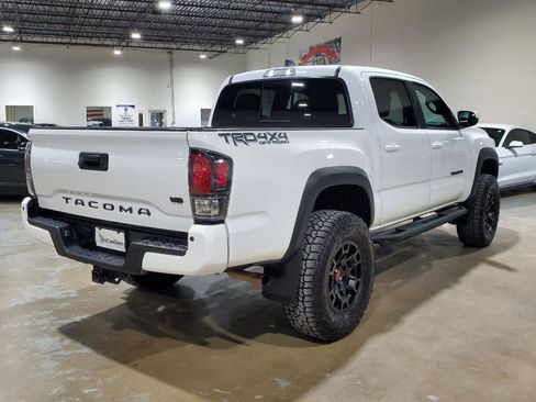 Used 2020 Toyota Tacoma TRD Off-Road image 10