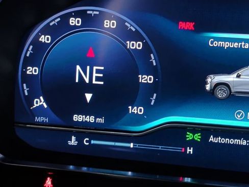 Used 2024 Chevrolet Tahoe Premier image 25