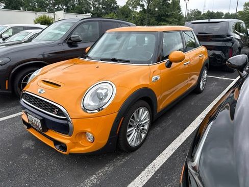 Used 2018 MINI Cooper S FWD image 1