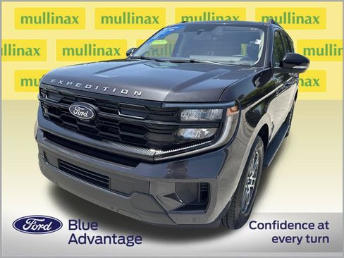 Certified 2025 Ford Expedition Active RWD image 11