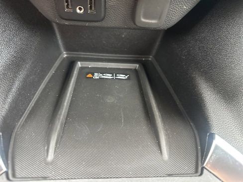 Used 2023 Chevrolet Traverse LT image 17