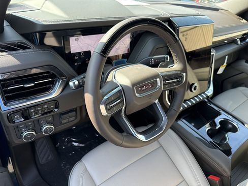 New 2026 GMC Yukon XL Elevation w/ Elevation Premium Package AWD/4WD image 16