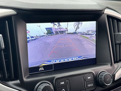 Used 2024 GMC Terrain SLT image 18