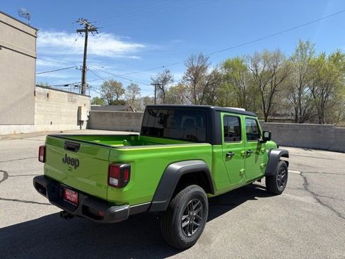 New 2025 Jeep Gladiator Sport image 8