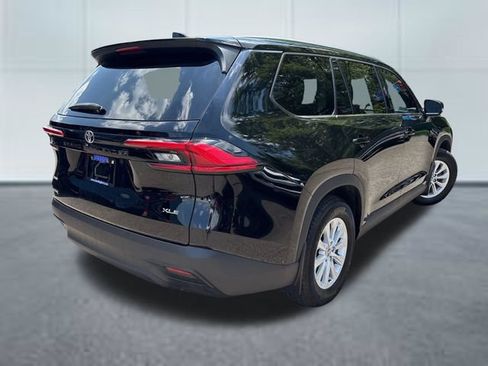 Used 2024 Toyota Grand Highlander AWD image 4