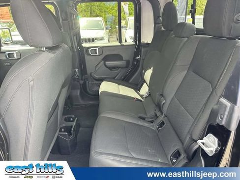 Used 2022 Jeep Gladiator Sport AWD/4WD image 16