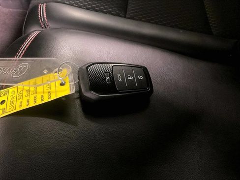 Used 2025 Ford Escape ST-Line w/ Tech Pack #1 FWD image 12