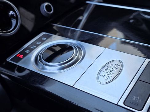 Used 2020 Land Rover Range Rover HSE image 32