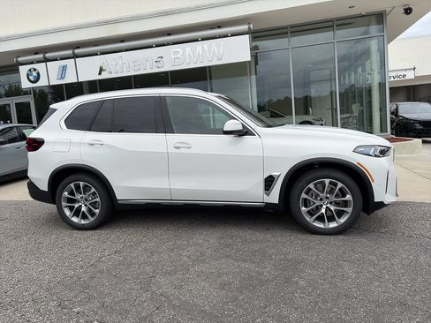 Used 2026 BMW X5 sDrive40i w/ Premium Package RWD image 9