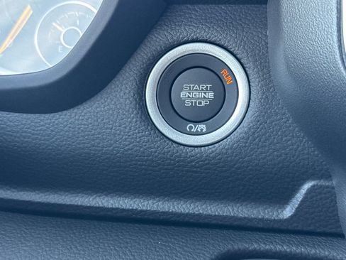 New 2026 RAM 1500 4x4 Crew Cab image 21