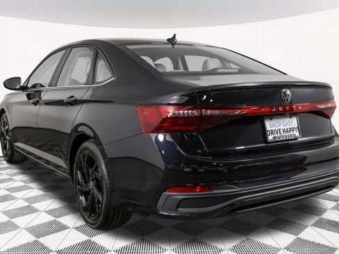 Used 2025 Volkswagen Jetta SE w/ Sunroof Package FWD image 20