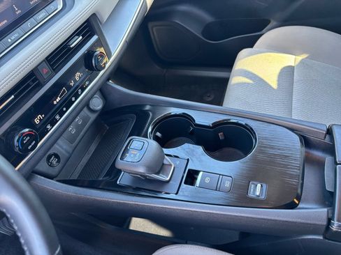 Used 2025 Nissan Rogue SV FWD image 43
