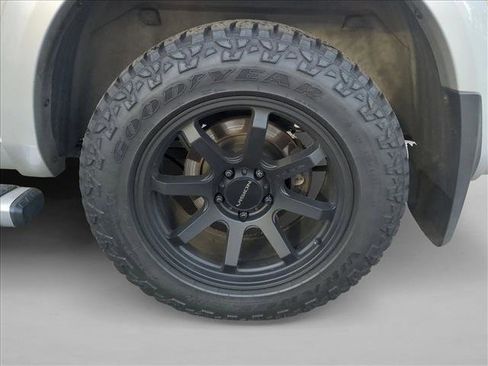 Used 2018 RAM 1500 Laramie Longhorn image 14