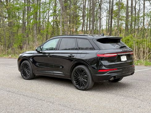 Used 2023 Lincoln Corsair Reserve w/ Equipment Group 202A AWD/4WD image 4