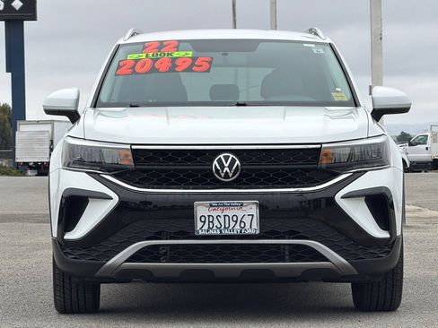 Used 2022 Volkswagen Taos SE FWD image 9