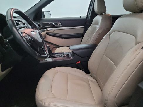 Used 2018 Ford Explorer XLT w/ Equipment Group 202A image 17