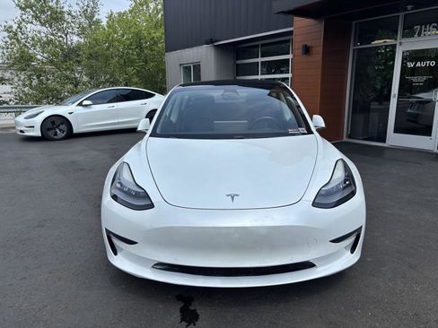 Used 2019 Tesla Model 3 Standard Range Plus RWD image 4