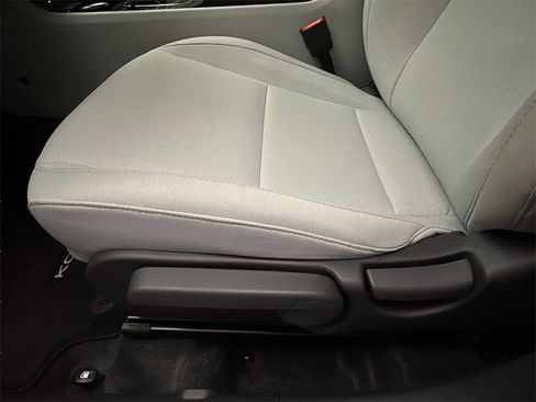 Certified 2025 Hyundai Kona SE image 10