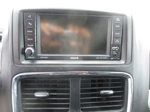 Used 2017 Dodge Grand Caravan GT image 27