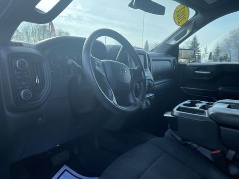 Used 2021 Chevrolet Silverado 1500 Custom Trail Boss w/ Midnight Edition image 10