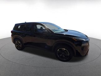 Used 2025 Nissan Rogue SV video 2