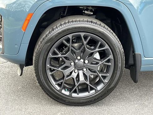 New 2026 Jeep Grand Cherokee Summit w/ Obsidian Package AWD/4WD image 11