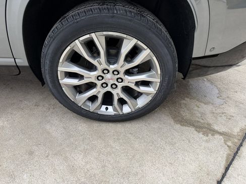 New 2026 GMC Acadia Denali w/ Super Cruise Package image 37