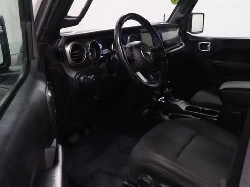 Used 2021 Jeep Wrangler Unlimited Sport AWD/4WD image 17