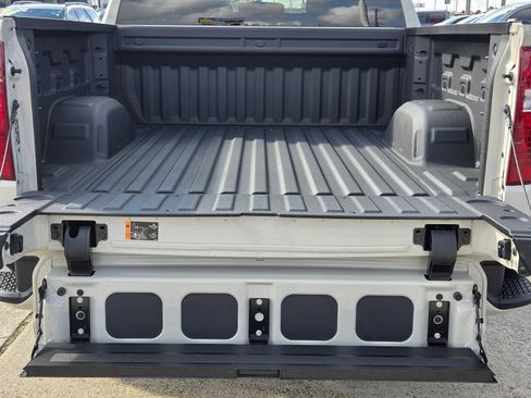 Used 2026 Chevrolet Silverado 1500 Custom w/ Turbomax Blackout Package RWD image 17