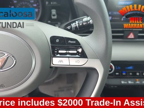 Used 2022 Hyundai Elantra SEL FWD image 18