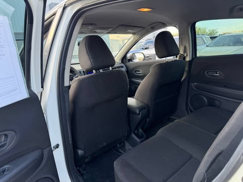 Used 2017 Honda HR-V LX image 6