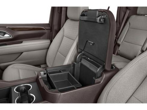 Used 2024 GMC Yukon SLE w/ Gmc Pro Safety Plus Package RWD image 17