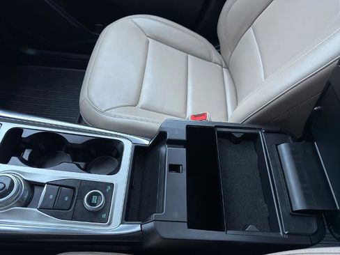 Certified 2022 Ford Explorer XLT w/ Equipment Group 202A image 26