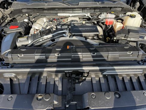 Used 2025 GMC Sierra 2500 AT4 AWD/4WD image 32
