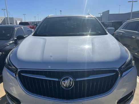 Used 2018 Buick Enclave Essence image 14