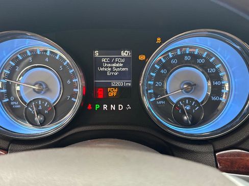 Used 2011 Chrysler 300 C RWD image 10