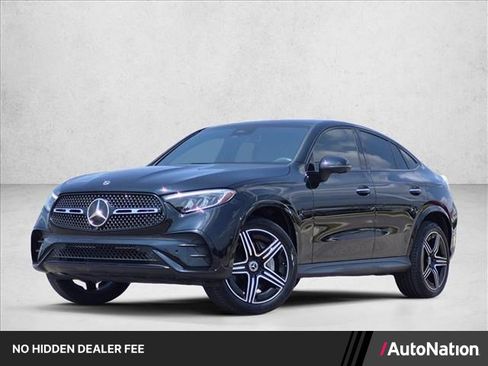 Used 2024 Mercedes-Benz GLC 300 4MATIC image 1
