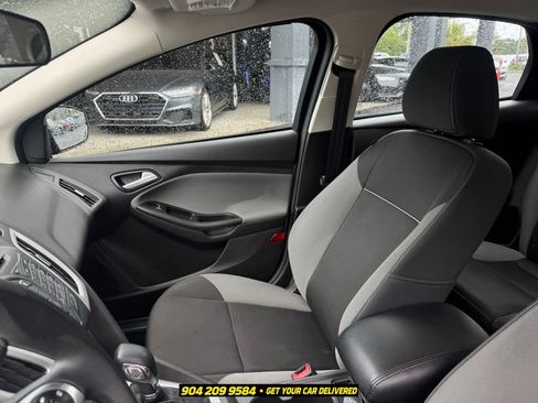 Used 2014 Ford Focus SE FWD image 23