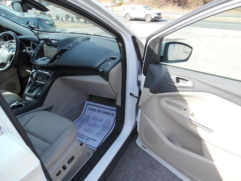 Used 2016 Ford Escape Titanium image 20