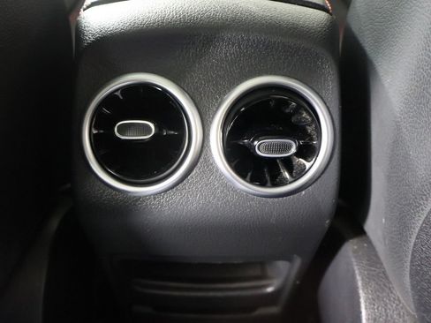 Used 2023 Mercedes-Benz GLB 250 w/ AMG Line image 48