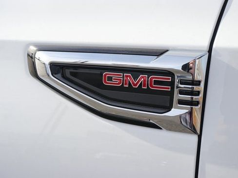 New 2026 GMC Yukon Elevation image 10